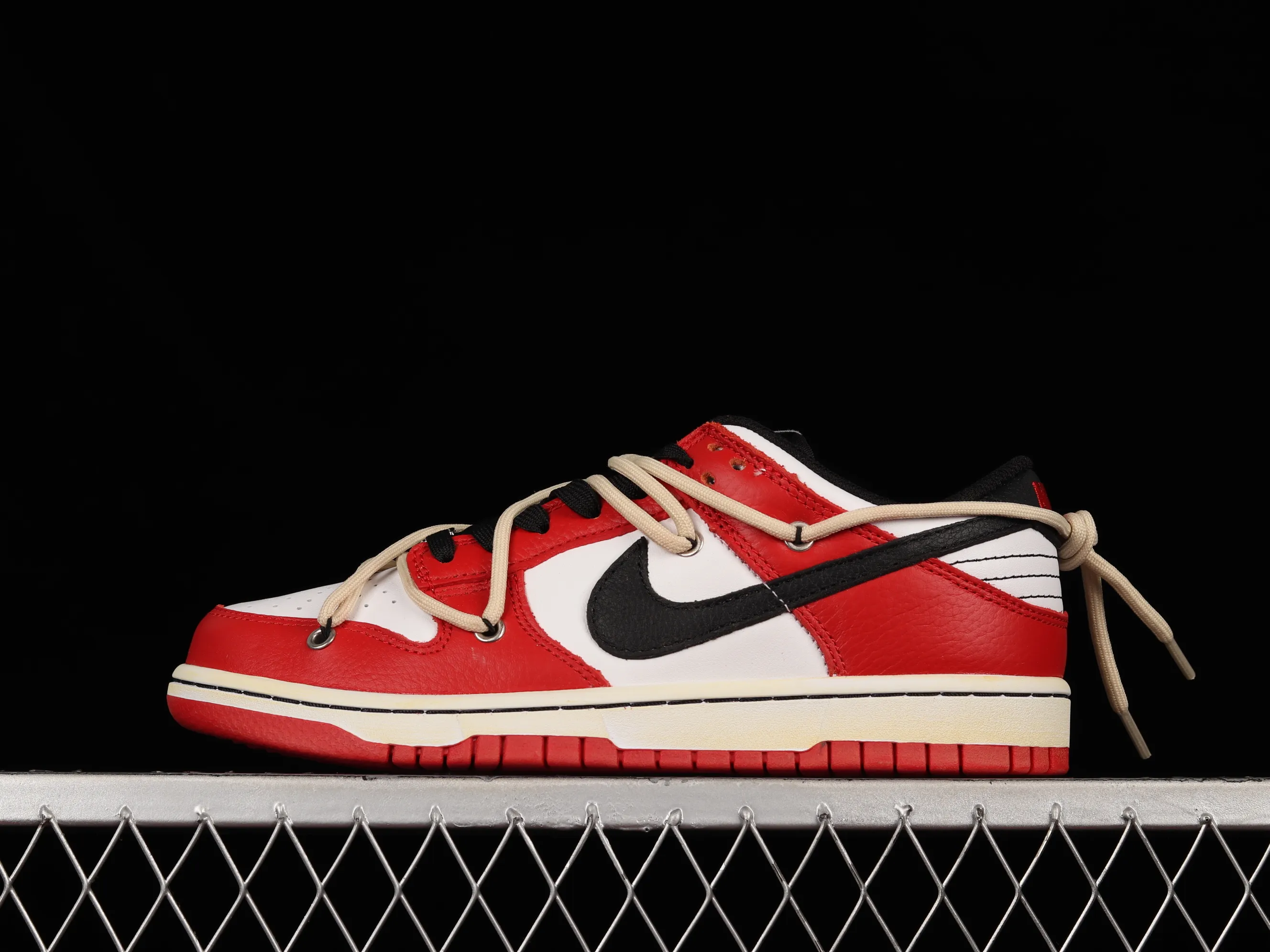 All Categories Nk SB Dunk Series Nk SB Dunk Low Low-top sneakers Pure original version NBA x Nk Dunk Low EMB "75th Anniversary" NBA co-branded SB smashed backboard low-top sneakers DD3363-100